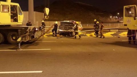 إنقاذ سعودي محتجز داخل سيارة في مكة بعد أن كادت تسقط من فوق كوبري