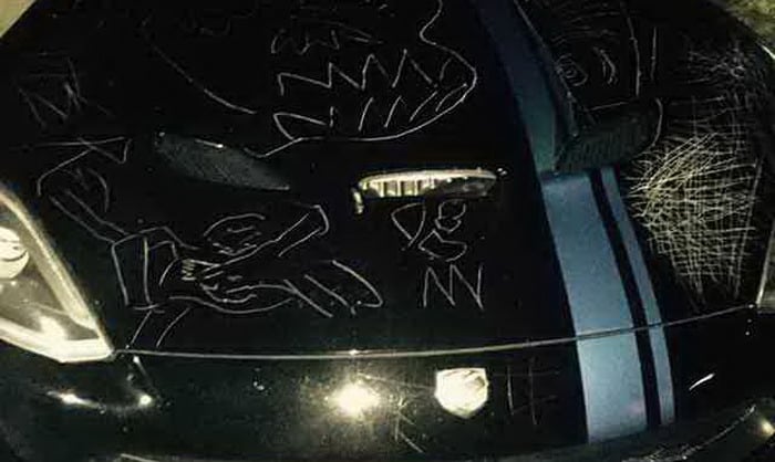 لا يمكنكم أبداً تخيل تكاليف إصلاح هذه الخدوش علي دودج فايبر