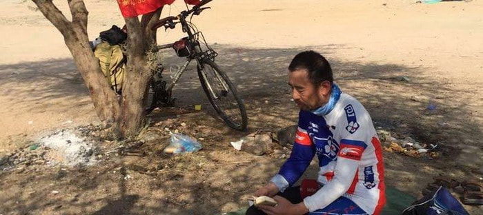 صيني يقطع أكثر من 8000 كم بدراجته الهوائية من الصين للسعودية للحج