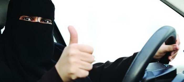 كويتية تثير غضب السعوديات برفضها قيادتهن للسيارات