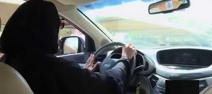 هاشتاج تركي يطالب بمنع قيادة النساء للسيارات مثل السعودية