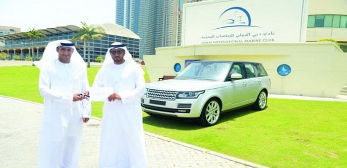 3 سيارات فارهة جائزة للفائزين في سباق القفال بالإمارات