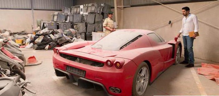 احتجاز أكثر من 15 ألف سيارة في دبي خلال 2015 منها فيراري إنزو