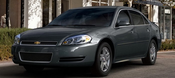 دراسة : الأمريكيون يحتفظون أطول بسياراتهم ولكن الصناعة مستمرة في النمو