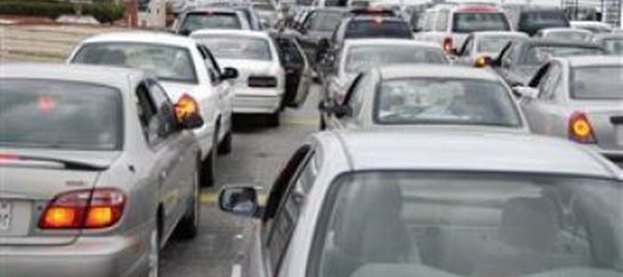 زحام على جسر الملك فهد في اتجاه السعودية