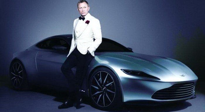 دبي تحتفل بمرور 50 عام علي افلام جيمس بوند بمعرض وسيارات أستون مارتن