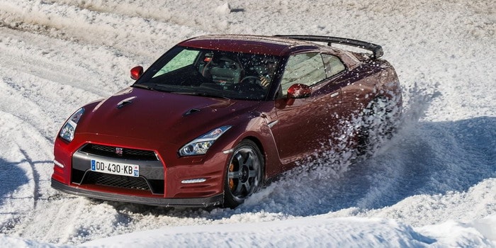 مراجعة سيارة نيسان GT-R 2015 … كيف تطورت جودزيلا؟