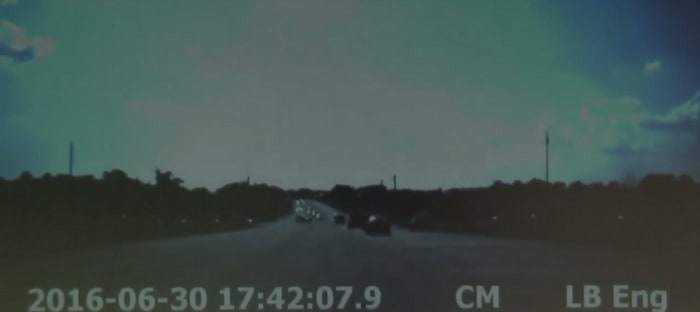 فيديو : طفلة تثير جنون الشرطة الأمريكية في مطاردة سيارات خارقة !!