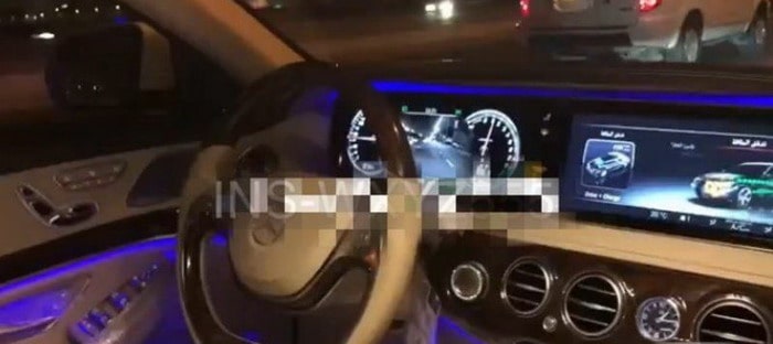 سائق يترك سيارته مايباخ الحديثة تتحرك وحدها في طريق بجدة ويثير جدل كبير