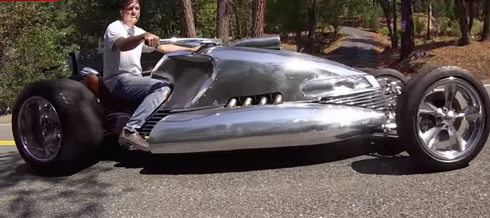 Rocket 3 ليست دراجة ولا سيارة ولكنها أشبه بدراجة رباعية للطرق العادية