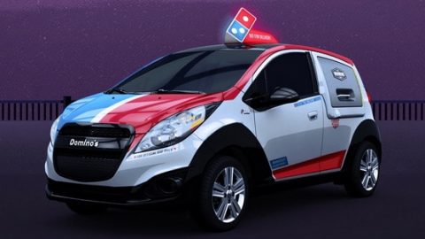 دومينوز تقدم سيارة نقل البيتزا DXP Pizza Delivery Vehicle المزودة بفرن خاص