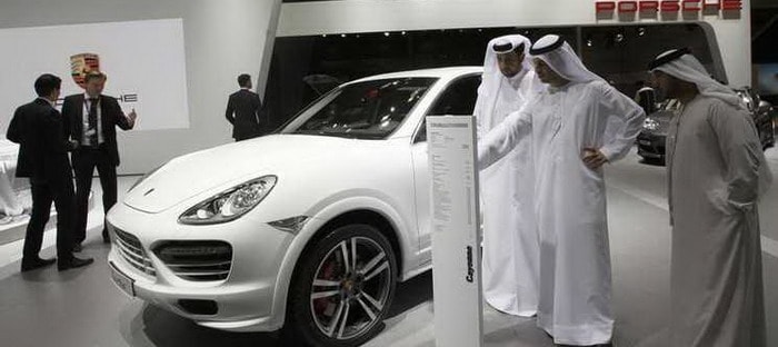 غرفة دبي تتوقع نمو مبيعات السيارات 4% في 2018