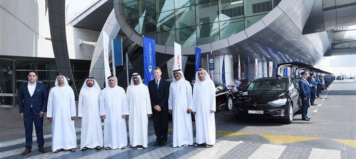 أوبر تستخدم أسطول من سيارات تسلا في دبي