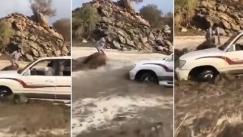 فيديو : شاب سعودي يقفز بمهارة في جيب بعد أن أغرقت السيارة سيارته