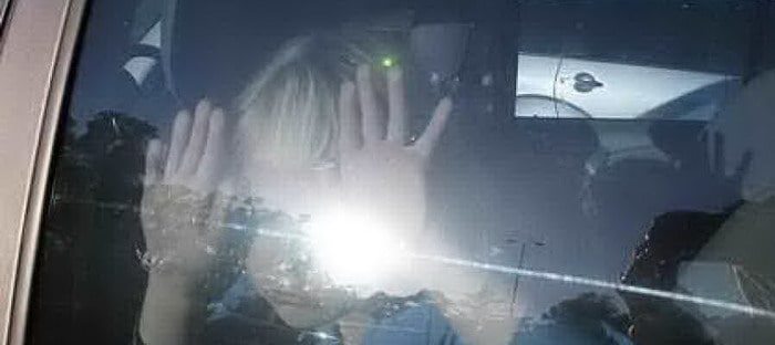 للمرة الثانية خلال أيام وفاة طفل بالاختناق في سيارة أسرته بعد 4 ساعات من الاحتجاز