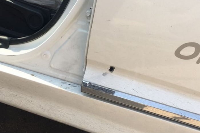 شاب يطلق النار على دورية شرطة سعودية ليستهدف سيارة كان يطاردها