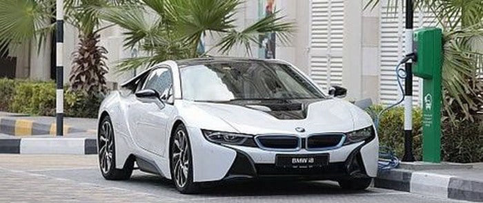 الشارقة تعلن افتتاح محطة شحن للسيارات الكهربائية في القصباء وتعد بمفاجآت عديدة