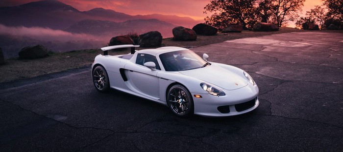 بورشه كارييرا GT تبدو مذهلة بعجلات HRE المثيرة من جديد