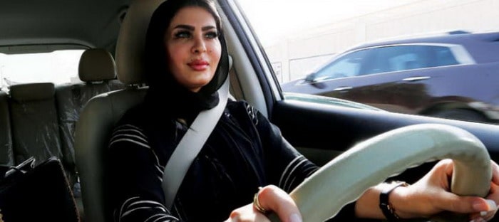 محامية سعودية تؤكد أن الرجال استفادوا من قيادة المرأة بالدرجة الأولى