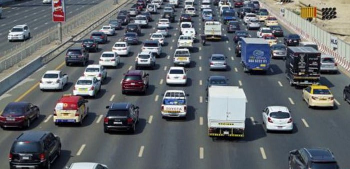 الإمارات تتوجه لجعل رخص السيارات الجديدة كل 4 سنوات