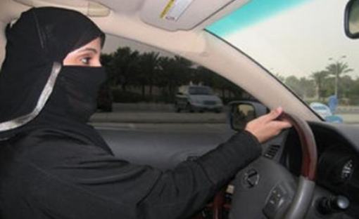 واشنطن بوست تناقش فكرة قيادة السعوديات للطائرات بعد قيادة السيارات