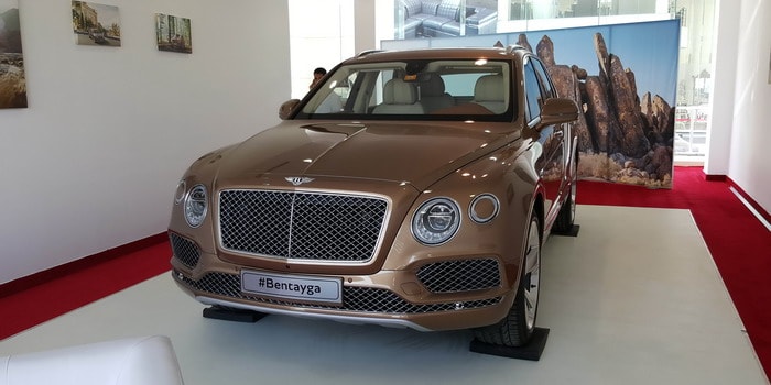بنتلي بنتايغا متوفرة للطلب بمعارض الغسان للسيارات