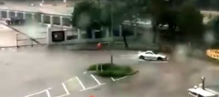 فيديو : هكذا يمكن القيام بالدريفت في ساحة تغمرها مياه الفيضان