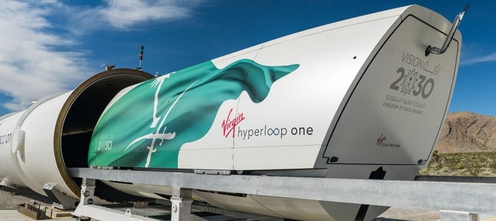 ولي العهد السعودي يتفقد نظام هايبرلوب وان المقترح اقامته في المملكة