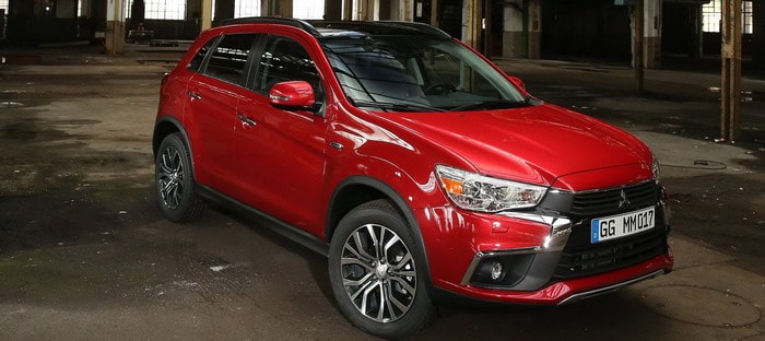 ميتسوبيشي ASX 2017 تستعير وجه جديد في باريس 2016