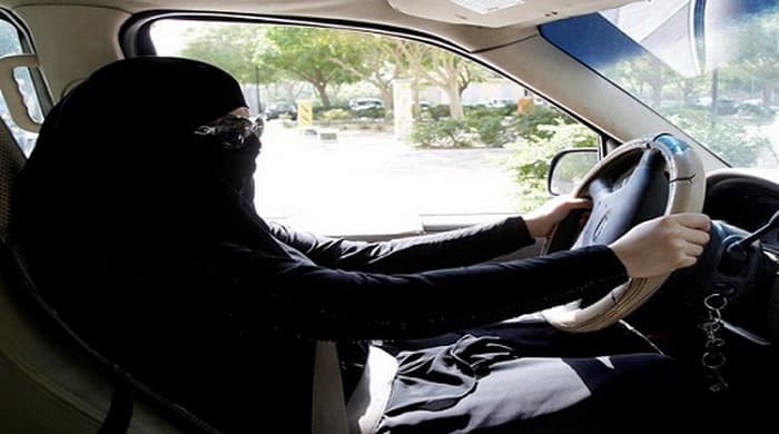 دراسة سعودية تؤكد أن 70% من الأسر تؤيد قرار قيادة المرأة للسيارات