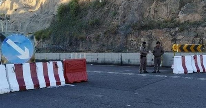 ​اعادة فتح جزئي لطريق عقبة ضلع أمام المعلمين والمعلمات فقط