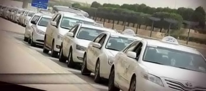 سجن هندي لمدة عام لقيادته سيارة أجرة بدون ترخيص ومحاولة رشوة مفتشين