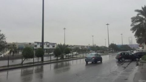 المرور يوجه نصائح لسائقي السيارات في السعودية للتعامل مع القيادة في الأمطار