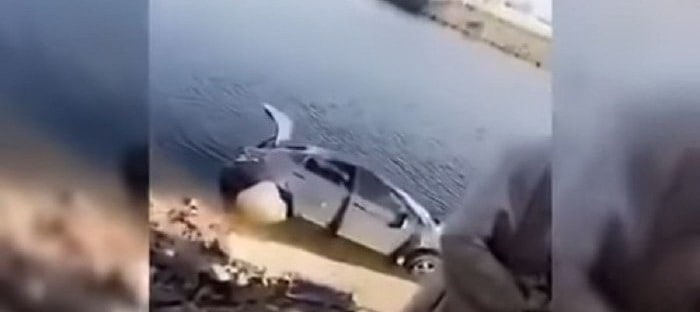 فيديو : شابة سعودية تسقط بسيارتها من فوق كوبري ميناء جدة