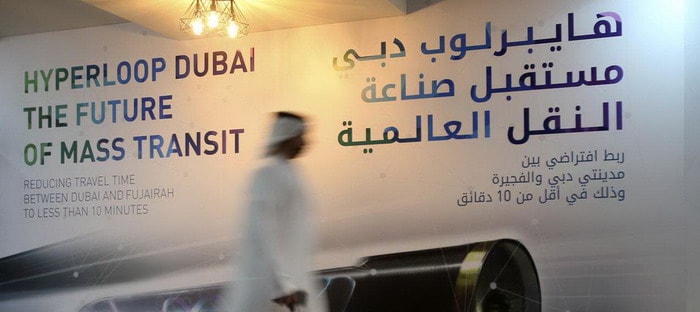 قطار يفوق سرعة الصوت ينقل الركاب من دبي لأبوظبي في 12 دقيقة