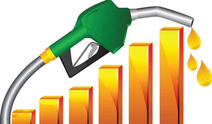 حمي رفع أسعار الوقود في الإمارات تتسرب للسعودية ومطالبات برفع الدعم عن فئات معينة