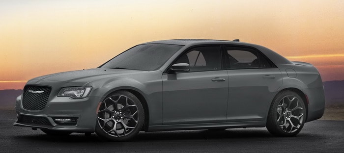 كرايسلر 300S موديل 2017 تقدم بباقات Sport Appearance في نيويورك 2016
