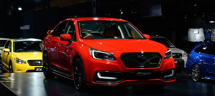 سوبارو ليجاسي B4 Blitzen التجريبية تحصل علي المزيد من الإثارة باللون الأحمر في طوكيو