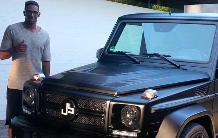 لاعب بارين ميونخ جيروم بوتينج يحصل على سيارة G 63 AMG معدلة