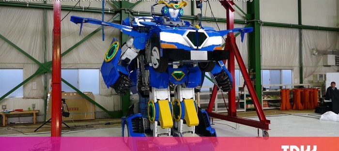 فيديو : ظهور أول روبوت ترانزفورمرز ياباني يمكنه التحول لسيارة بركاب في داخله