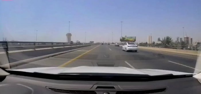 تصادم سيارتين في حادث عنيف بكوبري الميناء وسقوط سيارة في منحدر بالباحة