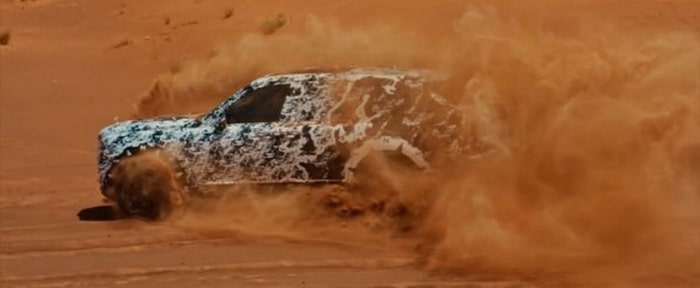 رولز رويس كولينان تمارس الانجراف في صحراء دبي في آخر فيديو تشويقي