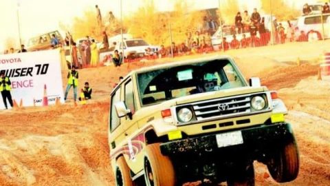 مرور مكة يغرم صاحب سيارة 1800 ريال بسبب قيادة طفل لها