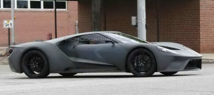 فورد GT 2017 بدون طلاء تبدو كسيارات ماد ماكس الشريرة