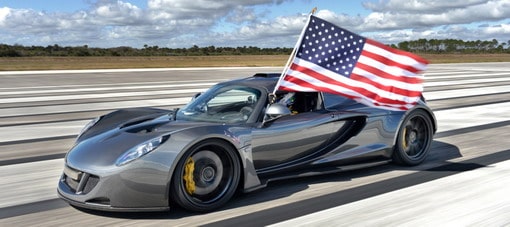 فيديو: هينيسي فينوم تصل لسرعة 435.3 كم/س لتصبح أسرع سيارة ثنائية المقاعد في العالم