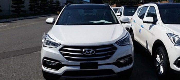 هيونداي سانتافي 2016 المحسنة تظهر بدون تمويه في كوريا