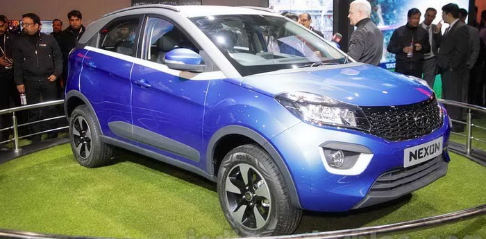 تاتا نيسكون الكروس أوفر تقدم في صورتها الانتاجية في معرض أوتو إكسبو